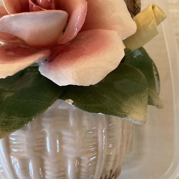 Capodimonte Vintage flower basket Nuova I.I.E. - Picture 9 of 9